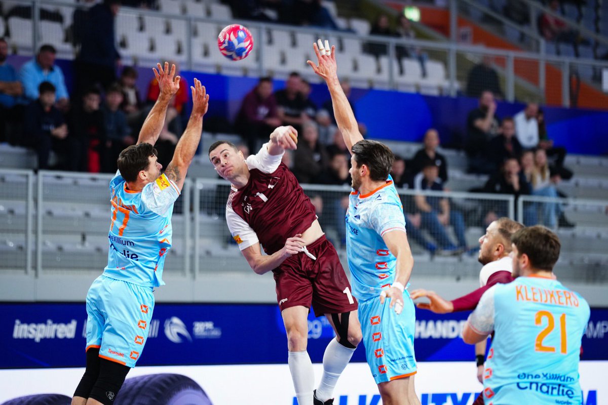 Oryx FM (@oryxfm) on Twitter photo Mondial 2025 : Le Qatar entame le tour principal par une défaite face aux Pays-Bas (37-38). <a href="/Qatarhandball/">Qatar Handball Association</a> Mondial 2025 : Le Qatar entame le tour principal par une défaite face aux Pays-Bas (37-38). <a href="/Qatarhandball/">Qatar Handball Association</a>