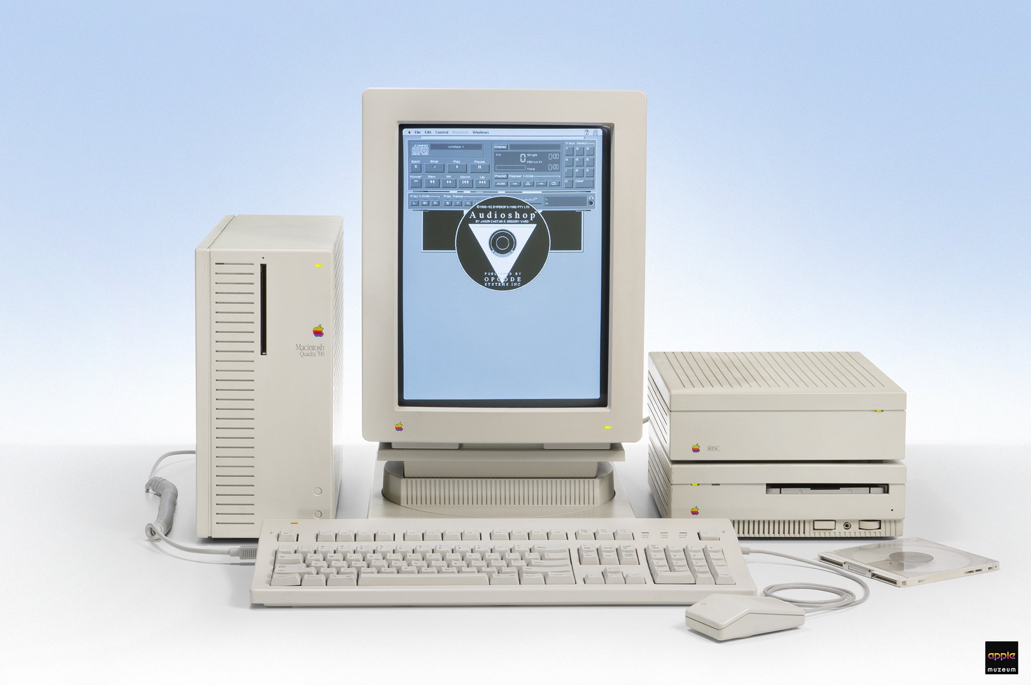 Apple Old Macintosh Quadra700 フルセット Apple Old Macintosh Quadra700 フルセット