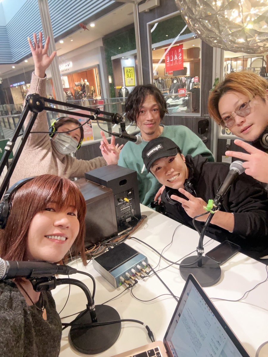 BYHD_DAI's tweet photo. BOYHOOD.本日　京都へラジオ出演しに行きました！fmおとくに⭐︎トークはやっぱ緊張しますな🫨でもすごく楽しいひと時でした！ https://t.co/6UTICH7v8E
