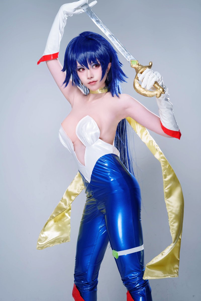 cosplay キューティーハニーf 🥀ミスティーハニー photo @M_Schmitt1