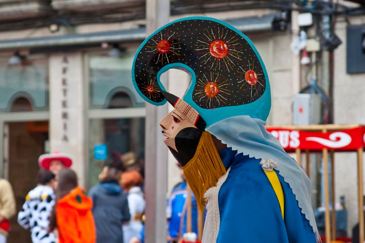 Hotel_Scala's tweet photo. 🎊 El 1 de marzo, te esperamos para celebrar el Carnaval. Disfruta con nosotros de una cena baile y de un menú especial con los platos protagonistas de esta época del año. Contaremos con DJ que se encargará de poner la banda sonora a esta noche tan divertida. 📞 981 811 312 https://t.co/ngZEYzOtZL