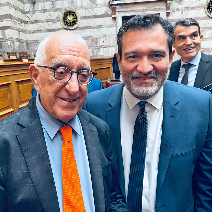 Με τον νέο Πρόεδρο της Βουλής των Ελλήνων, κ. Νικήτα Κακλαμάνη, συνάδελφο ιατρό, φίλο από τα φοιτητικά μου χρόνια. Εύχομαι από καρδιάς καλή επιτυχία στα νέα σου καθήκοντα Πρόεδρε!