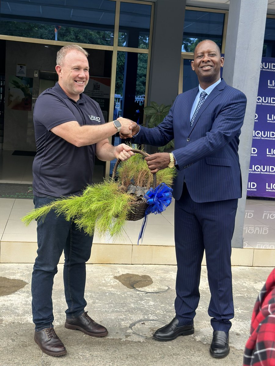 FinInsightZam's tweet image. Liquid  Donates 1,300 Trees | Liquid Intelligent Technologies Zambia

Photo Session: Handing over of the 1,300 pine trees by @LiquidInTechZM  being done earlier today, 21 January 2025, at the Ministry of Green Economy and Environment - Zambia.

#LiquidIntelligentTechnologies