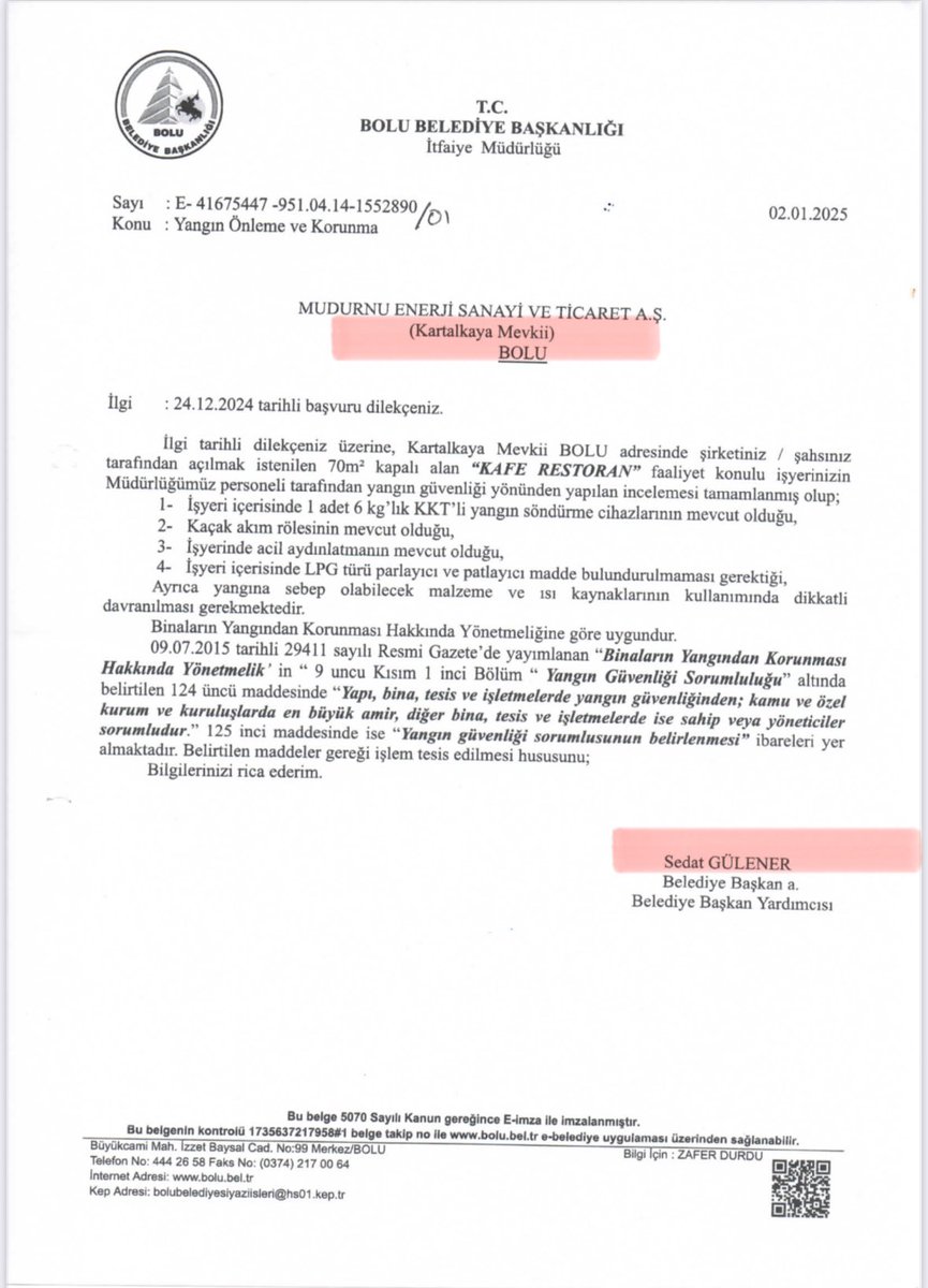 mahajansi's tweet photo. 76 Canın Sorumlusu Ortaya Çıktı: Bolu Belediyesi.

Halk TV ve İsmail Saymaz bu sefer baltayı taşa vurdu.

Önce Bolu Belediyesi’nin denetimle alakası yok dediler sonra İsmail Saymaz Halk TV’de Bolu Belediyesi’nin Bolu’daki oteli yangın yönünden denetlediğini ortaya çıkaran belgeyi yayınladı.

25.12.2024’te Bolu Belediyesi otele Yangına karşı yeterli değil diye belge vermezken 02.01.2025’te Yangına karşı yeterlidir belgesi verdi.

İsmail Saymaz ve Halk TV’ye teşekkür ediyoruz 25.12.2024 tarihli belgeyi yayınlayarak Bolu Belediyesi’nin otel yangına karşı yeterli olmadığını ortaya çıkarmış, aynı Bolu Belediyesi 02.01.2025’te belediyenin yangına karşı yeterli olduğuna dair belgeyi vermiş.

1 Haftada ne değişti?

Hani yangın denetimi Bolu Belediyesi’nin yetki alanında değildi?