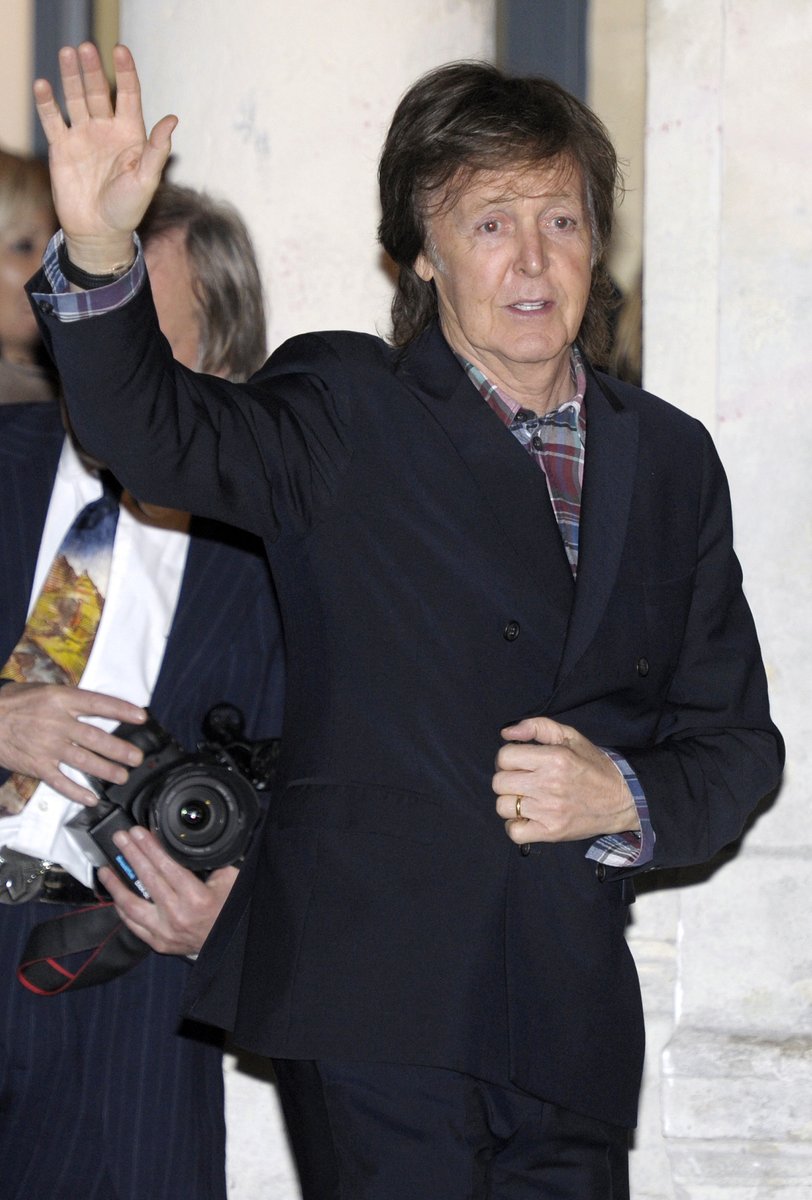 bindelj's tweet photo. I literally can't take anymore disappointment - PAUL MCCARTNEY!????? https://t.co/gCRv6v9YYt