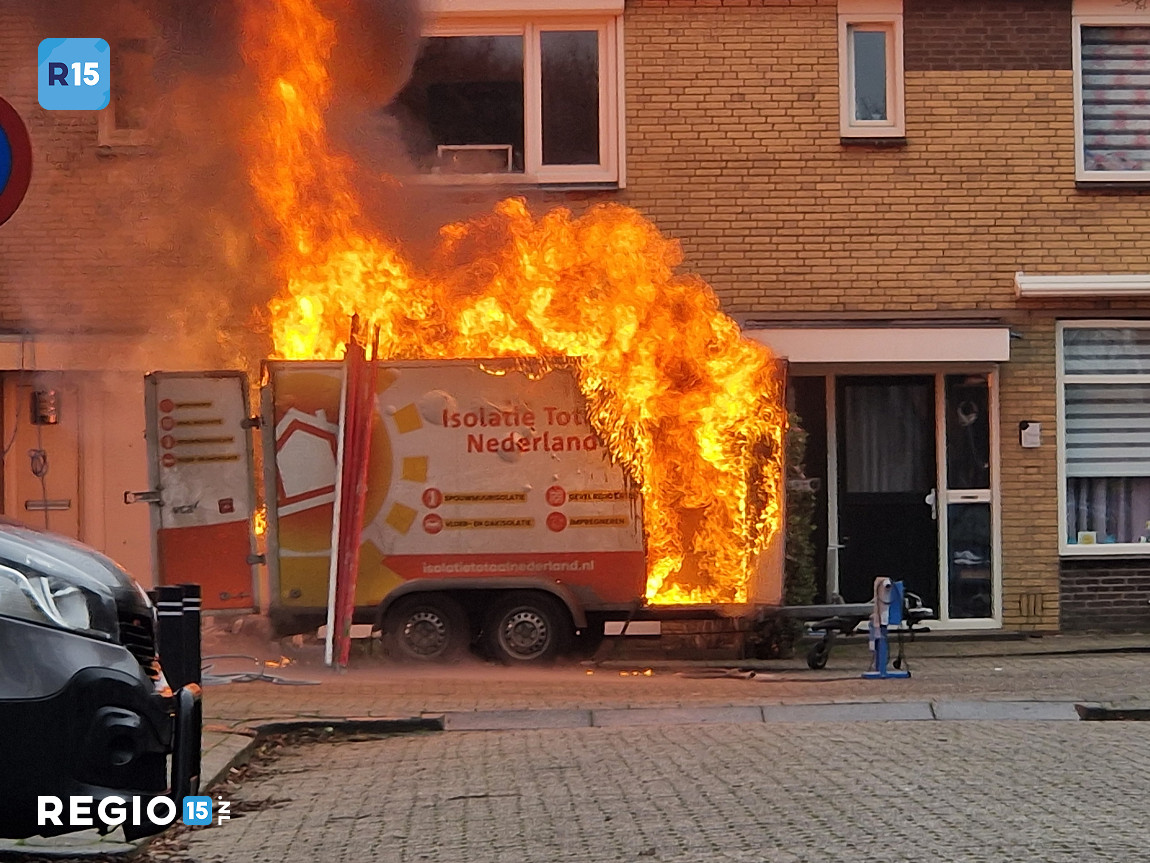 Aanhangwagen uitgebrand in Wateringen