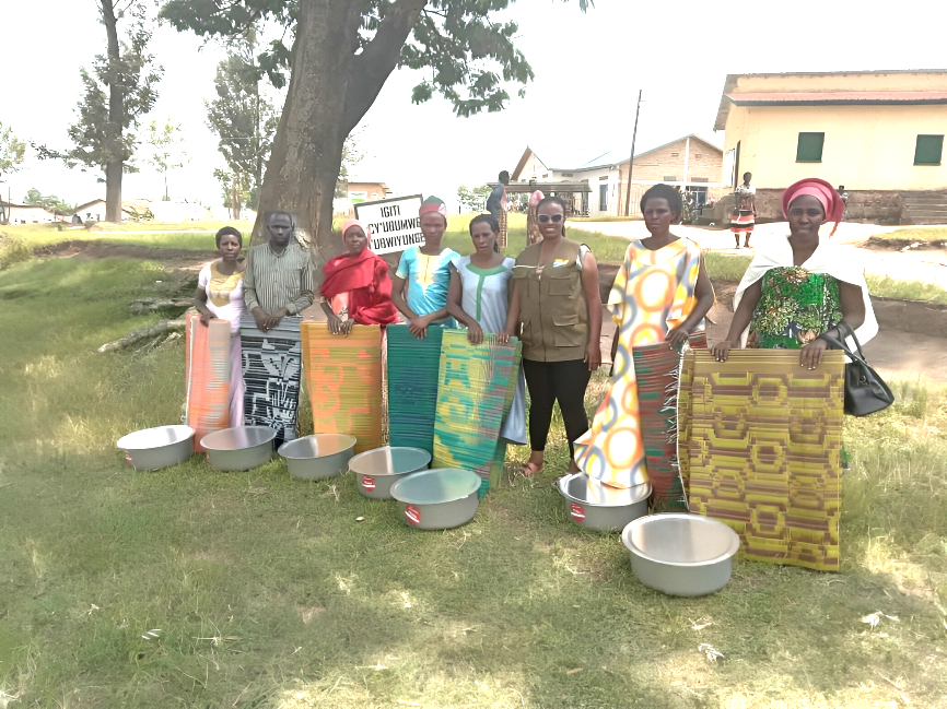 RodiRwanda's tweet photo. 🌟 RODI-ECD Program Update 🌟

Last day, we delivered 15 mats &amp; 14 cooking pots to local ECD centers. 

Caregivers say these supplies will improve services in nutrition &amp; hygiene. 

Together, we’re building brighter futures! 

#RODIECDProgram #ECDSupport #CommunityImpact https://t.co/548wg7wyqX
