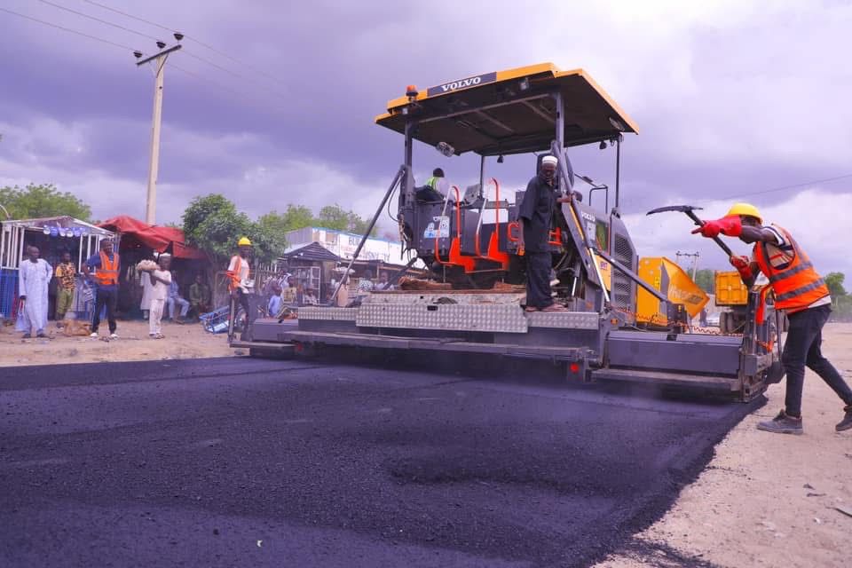 M_M_UMAR's tweet photo. Appreciation on 20.5km road and drainage at Bolori 2 ward.

Bolorill Youth Development Association (#BYDA) and the good people of Bolori ll ward have shown their warmest appreciation to the Executive @GovBorno @ProfZulum, for the...

https://t.co/EGiIuXiAGQ

@dauda_iliya @bundi58 https://t.co/F78lcrPgcV