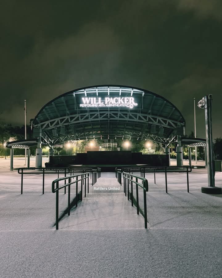 RattlerPit's tweet photo. The Beautiful FAMU Campus 😍⛄ ☃️ 🌨️❄️❄️ 🐍 🐍 🐍 

Via  📷 @rattlersunited https://t.co/EptGtTSOJX