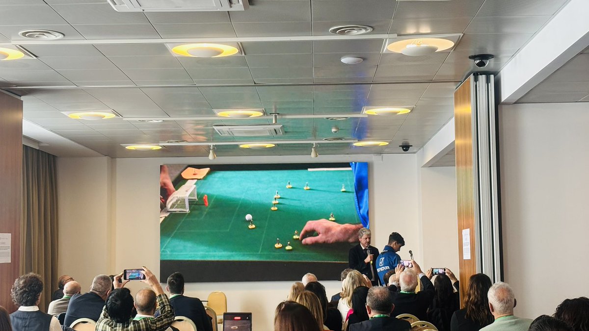 🤝Siamo all’evento “Transizioni intelligenti” promosso da OBR Campania.

🤖Si discute sulle sfide del futuro e sulle competenze indispensabili per affrontarle, con un focus sull’intelligenza artificiale e la realtà virtuale.🌐