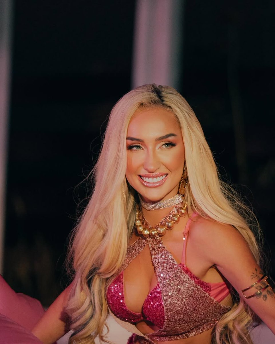 OveejaNegraa's tweet image. Ojalá la Fran se hubiera cagado al Orejón mentiroso del Austin palao. Una porque se lo merecería y otra para que la gente hablé con razón, se inventa cada cosa porque no pueden creer que Fran haya dicho basta, ahogate solo yo salto del barco. 

Explicaciones