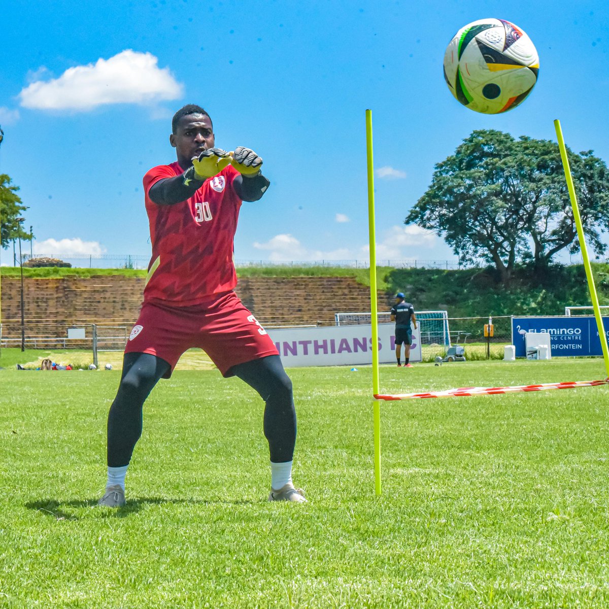 SekhukhuneFc's tweet image. “Midweek grind! 🏋️‍♂️⚽ Putting in the work this Wednesday to stay sharp and ready for our next match against @CapeTownCityFC in the Nedbank Cup. 💪🔥 #Teamwork #SoccerTraining #GameDayPrep”