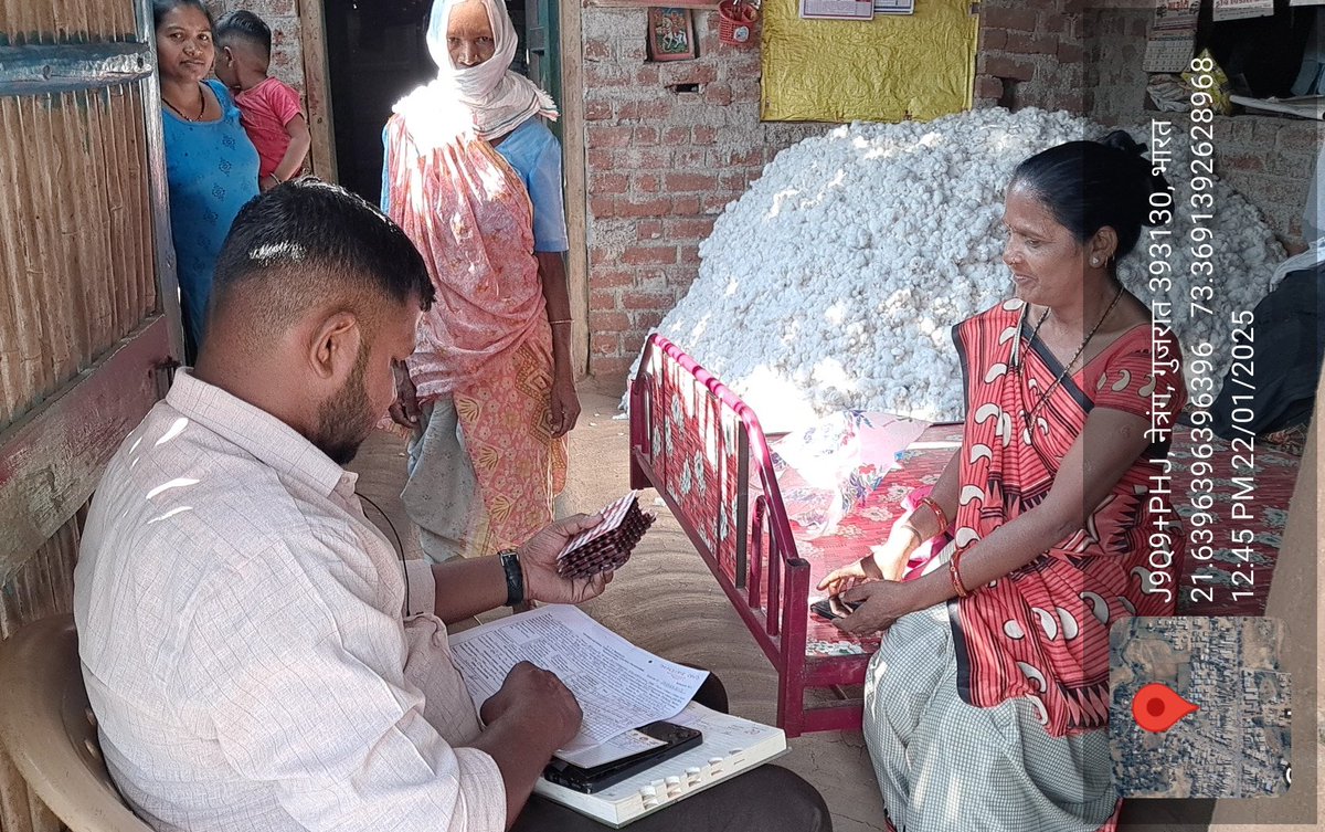 AAM_Valpor's tweet image. #Aamvalporphckharetha 
આજ રોજ #AAM #VALPOR ના આરોગ્ય કર્મચારીઓ ધ્વારા વાલપોર ગામમાં  x_ray positive (ટીબી )ના દર્દીના ઘરની મુલાકાત લીધી હતી, 
યોગ્ય આરોગ્ય શિક્ષણ આપેલ હતું..
#TBharegaDeshJeetega #TBmukatBharat 
#TBMuktGujarat 
@MoHFW_INDIA 
#WHO 
#cdhobharuch #thonetrang