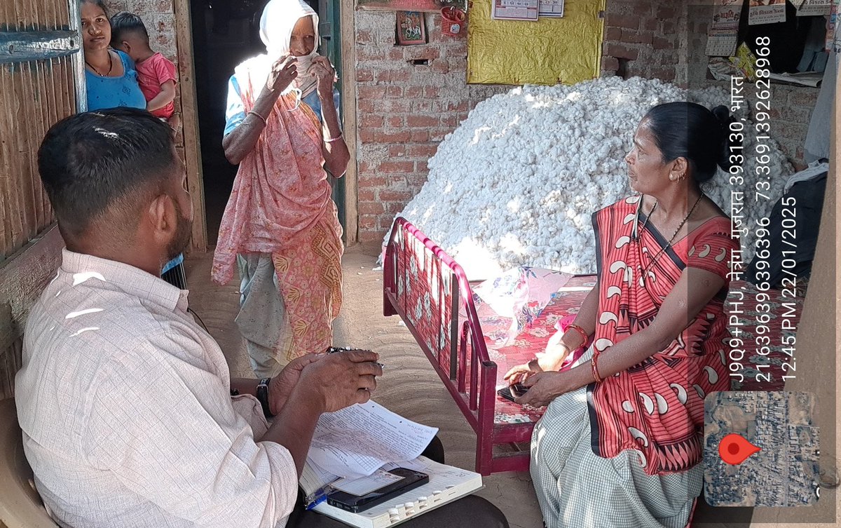 AAM_Valpor's tweet image. #Aamvalporphckharetha 
આજ રોજ #AAM #VALPOR ના આરોગ્ય કર્મચારીઓ ધ્વારા વાલપોર ગામમાં  x_ray positive (ટીબી )ના દર્દીના ઘરની મુલાકાત લીધી હતી, 
યોગ્ય આરોગ્ય શિક્ષણ આપેલ હતું..
#TBharegaDeshJeetega #TBmukatBharat 
#TBMuktGujarat 
@MoHFW_INDIA 
#WHO 
#cdhobharuch #thonetrang