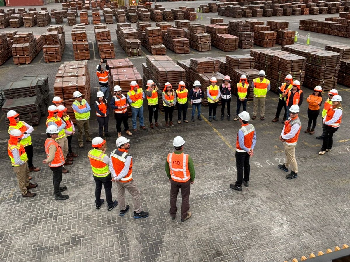 Ultraport_Chile's tweet image. ¡Inauguramos la nueva oficina del Patio de Cobre en Puerto Angamos y #UltraportAngamos! 
Este proyecto, desarrollado en colaboración con C y D Ingeniería, optimiza los espacios de trabajo, mejorando la comodidad, seguridad y eficiencia de nuestras y nuestros colaboradores.