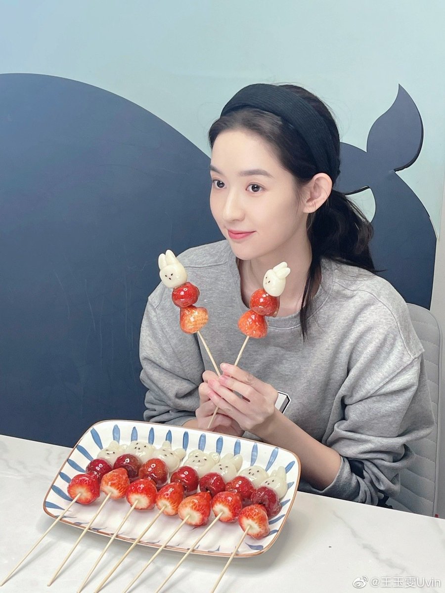 Antiqueclouds's tweet photo. #WangYuwen 2 years ago today.
#MissingYuwen(43) https://t.co/vrgX27oThI