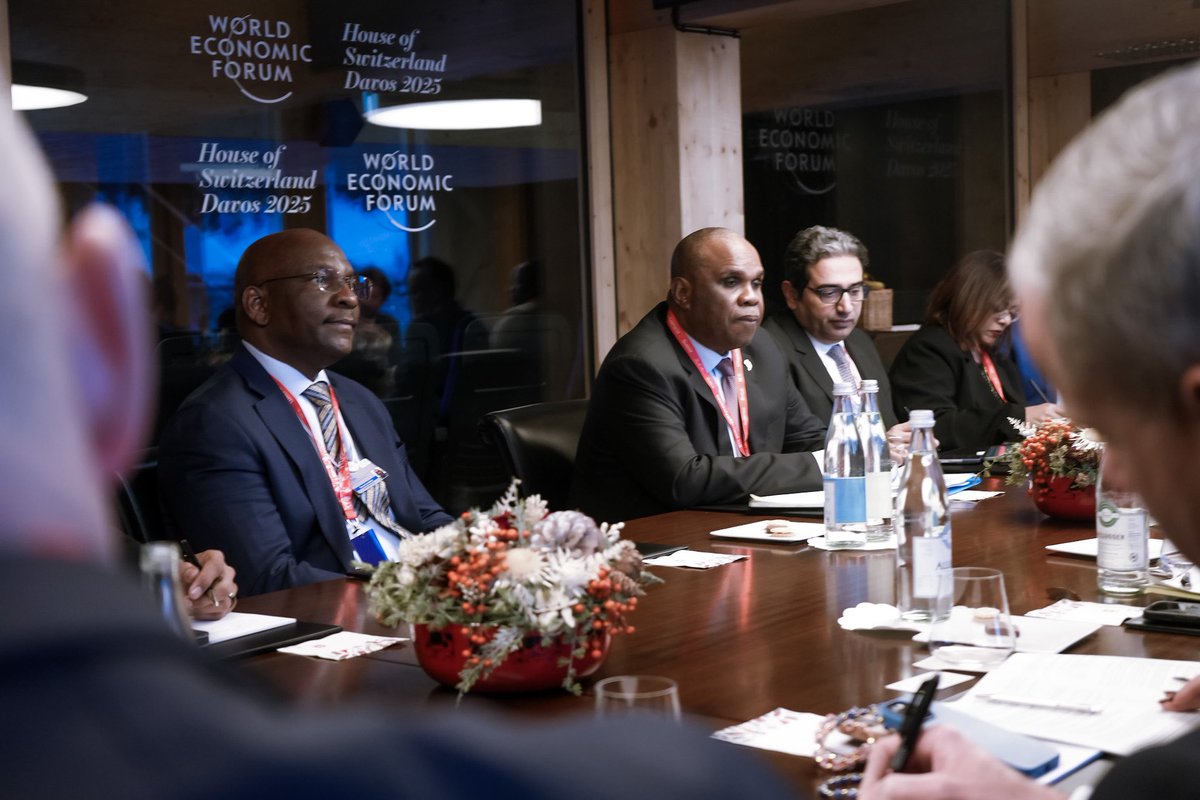 afreximbank's tweet photo. How can global collaborations drive expansion and unlock new opportunities for Africa in global trade?

Yesterday, on the sidelines of the ongoing World Economic Forum @wef in Davos, Afreximbank President Prof. Benedict Oramah led a high-level delegation to a meeting with the Swiss Federal Council, State Secretariat, and State Councils at the House of Switzerland.

Switzerland, a key center of trade for Europe, offers immense opportunities for Africa to expand its economic reach and deepen trade ties. Discussions with leaders such as  @DefrWbf Federal Councillor Guy Bernard Parmelin @ParmelinG @DBachmann_ge and State Secretary, Helene Budliger Artieda @SECO_StateSec centered on fostering economic collaboration, strengthening trade relations, and leveraging Switzerland’s strategic position to drive sustainable growth across both regions.

This partnership with Switzerland's SECO (Swiss Federal Office for Economic Affairs and Employment) is a critical step in creating new pathways for African businesses and economies to thrive on a global stage.

#Afreximbank #GlobalPartnerships #AfricaTrade #WEF2025 #Davos
