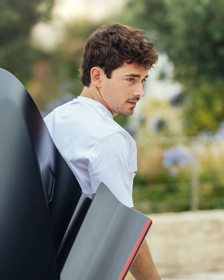 RemuslupinP's tweet image. La mirada fija JAJSJSJSJJS

#lumos