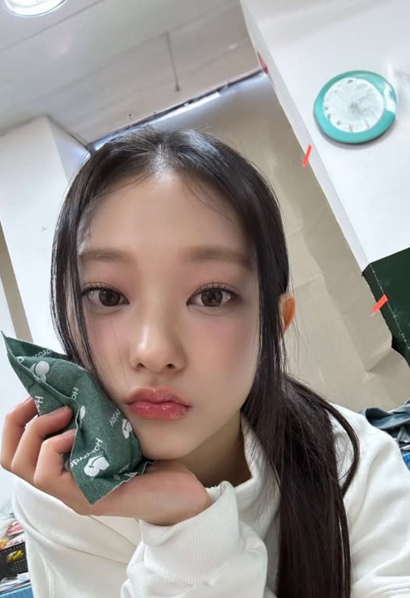 모태레즈 밍 × 목사딸 릿

동성애 치료캠프 가서 눈 맞은 썰