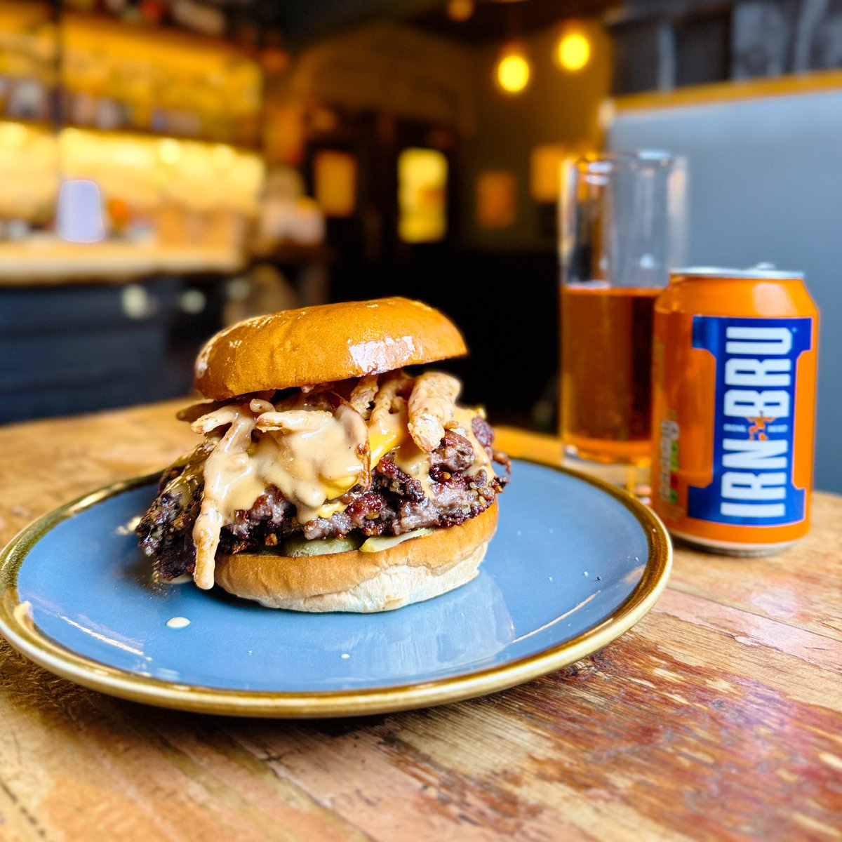 The Rabbie Burns-ger is here. Want to get your sonsie face round it? Then check out the recipe on our website or pick up recipe cards in selected supermarkets bit.ly/3PJubdZ

IG King.of.feasts