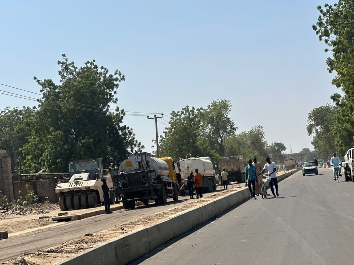 AbbaKyari48's tweet photo. Appreciation on 20.5km road and drainage at Bolori 2 ward.

Bolorill Youth Development Association (#BYDA) and the good people of Bolori ll ward have shown their warmest appreciation to the Executive @GovBorno,@ProfZulum, for the construction of a....

https://t.co/hBlwmqF9zz https://t.co/NtUefHS1hg