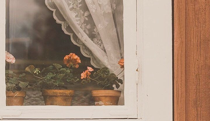 🌙
     “Duyabilmek için susmak gerekir…”