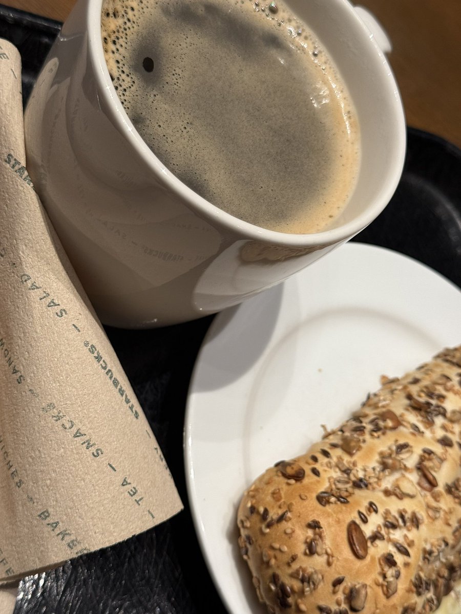 mraarf's tweet photo. Dahil sa research paper, nakakatatlong cafe americano na ako 😭🥹 https://t.co/lb0eN9IOjF