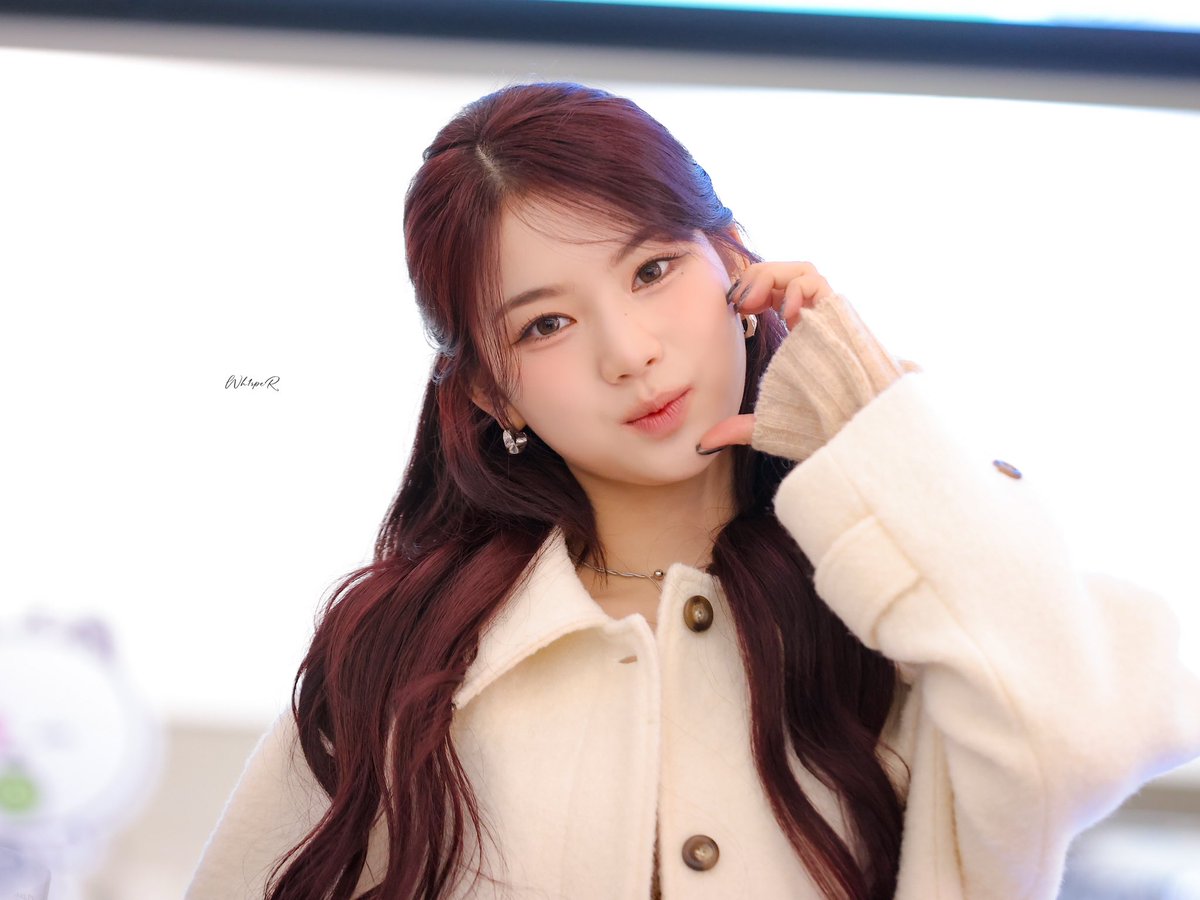Wh1speR0123's tweet photo. #메론빵말고_아이사의_생일빵
 #KITTYKAT_ISA_DAY

영원히 채영의 편이다😽

#이사진최고
#아이사 #ISA 
#스테이씨 #STAYC https://t.co/kT6rChkQGb