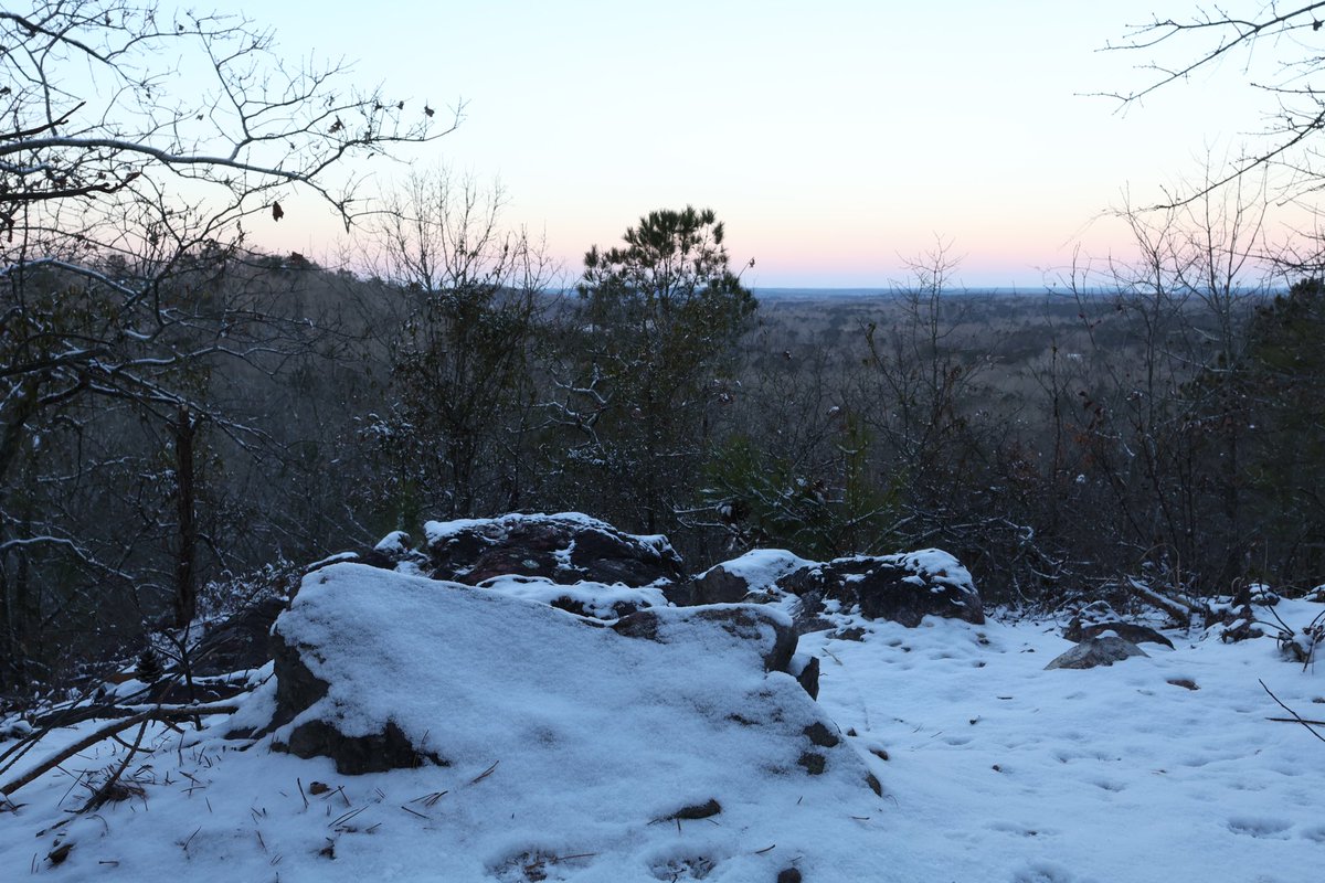 J_Sprankle's tweet image. A snow-capped peak in the Midlands of SC. Who knew that could be a thing? 🏔️ #SCwx
📍Little Mountain, SC