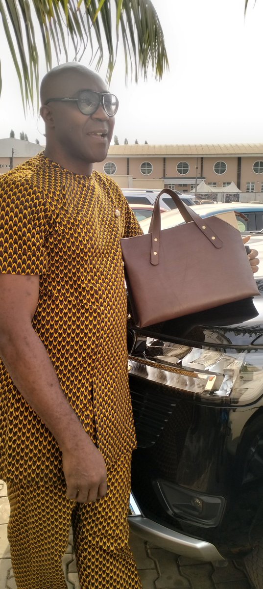 3ayleather's tweet photo. Laptop bag ......so dope! Wouldn't you rather bag with us?

#laptopbag #briefcase #3ayleather #Bolu https://t.co/NOIEn2G93i