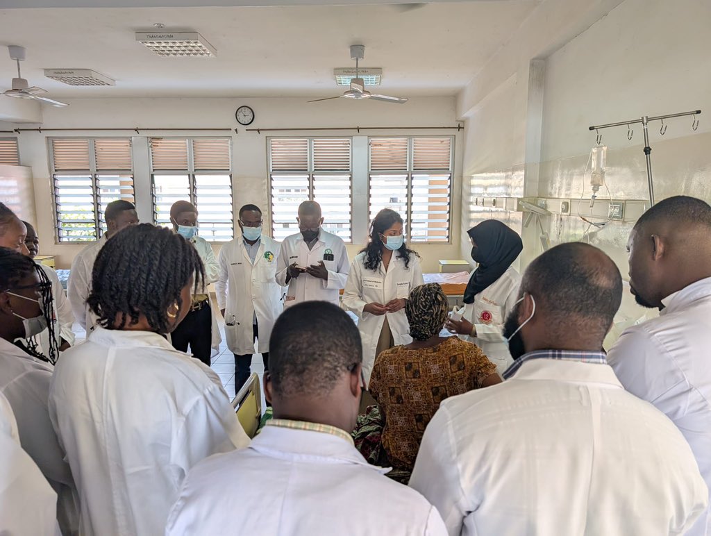 So thrilled to be at Tamale Teaching Hospital in Ghana for 3 weeks, where I get to teach neurology to medical students and residents, and learn from the experts here! From lectures to the wards, hands-on teaching is always a blast #globalneurology