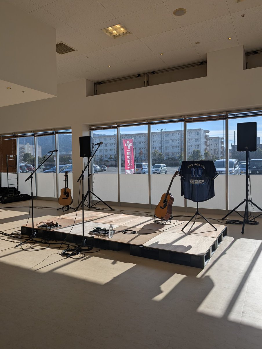 kazu5296pdl's tweet image. 2025.1.19 (SUN)
『Winter Greetings Live！』
SML2024に向けてエールを！と思いながら、ライブを楽しみました⭐
次は2月1日、仙台PITで逢いましょう💕
#伊東洋平
#monmon
#イオンスーパーセンター石巻東店