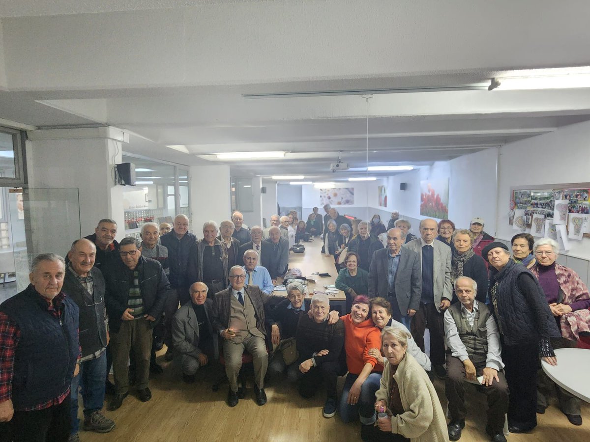 dondutuncay's tweet photo. @mansuryavas06 @ankarabbld @abbbasin @uzunoglunevzat @mizrakesin @OnsoySEMA  @sevginazo 
#ÇARŞAMBA
Sema hocamızla  harika dersler.İyiki hocamız var❤❤❤ https://t.co/dDVKwF1xMD