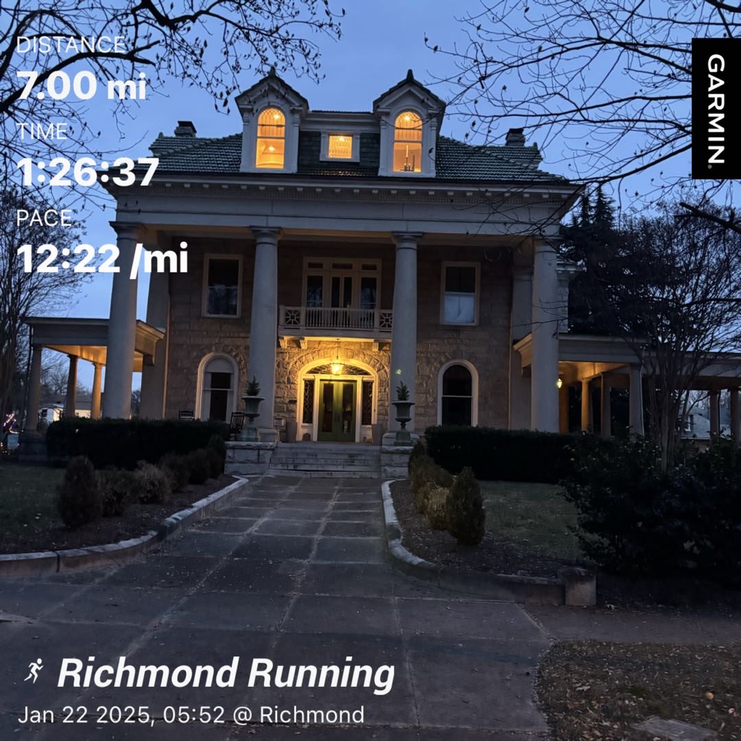 #beatyesterday #garmin #milesformike 🥶15F breezy felt like 9F🥶 Good run around Northside RVA. Negative splits except when I had to blow my nose. The nose was running faster than I was😝 Not much of a sunrise but you can’t have everything.