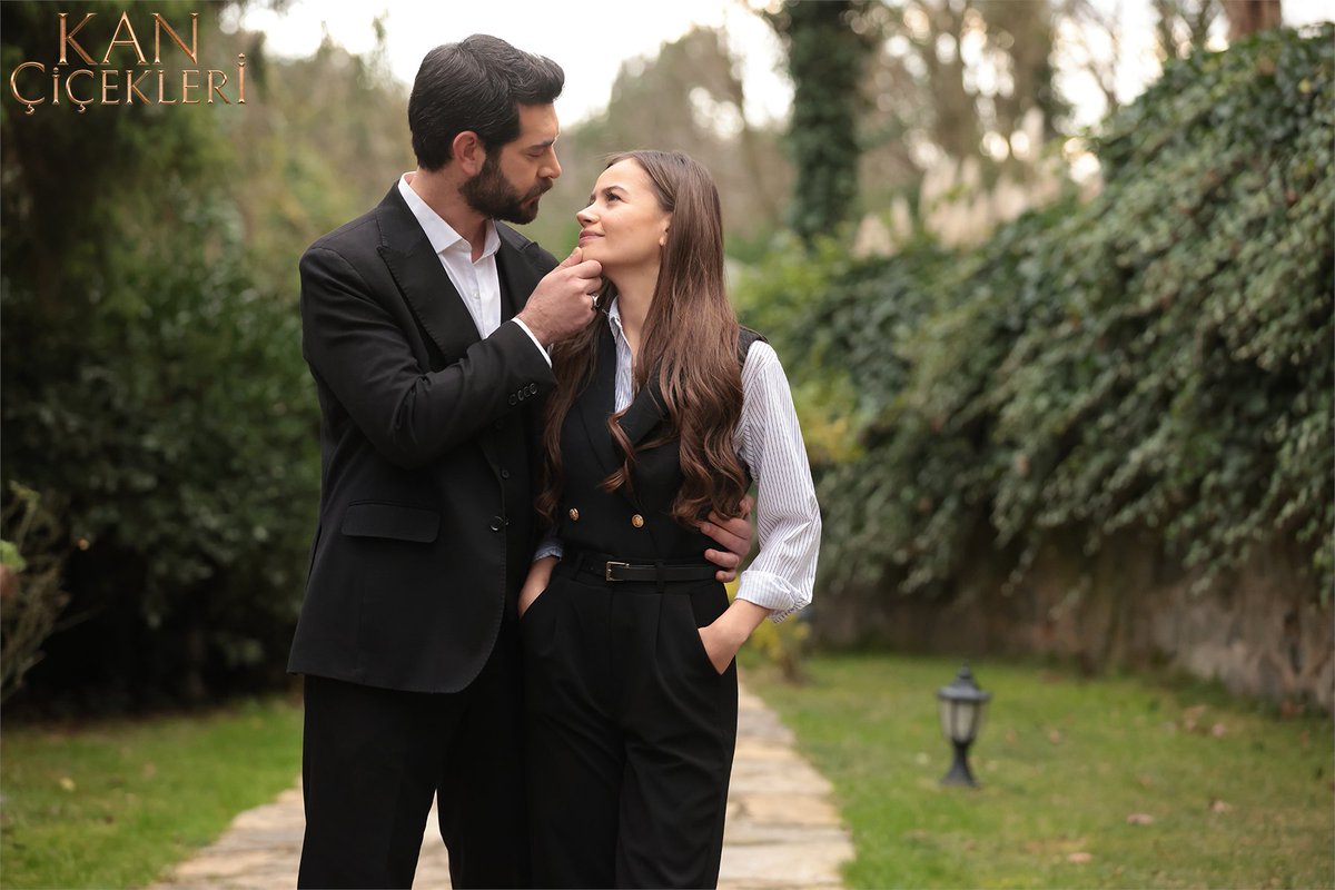 kanciceklerdizi's tweet photo. Bu hikayeyi tek kelimeyle tanımlayın! Bizimki: 'Efsane' 🥀
#KanÇiçekleri #DilBar @barisbaktas @yagmur_yuksel_ https://t.co/WCuByth33I