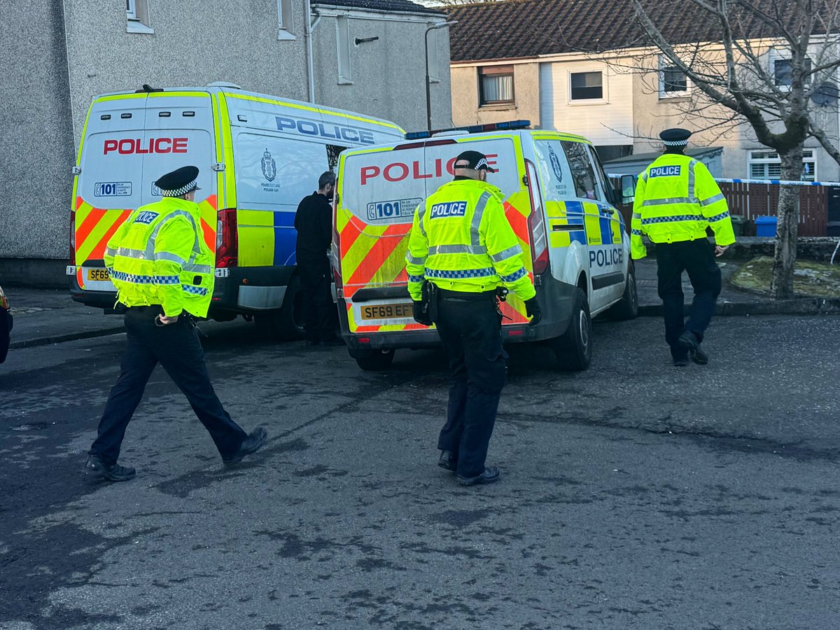 NEW: Police reveal they had previous  “contact” with dad and 6 year old daughter before they were found dead in West Lothian house. 

Senior officer says that is now being “reviewed”. 

Sky News understands they are 36 year old Mark Gordon and 6 year old Hope Gordon.