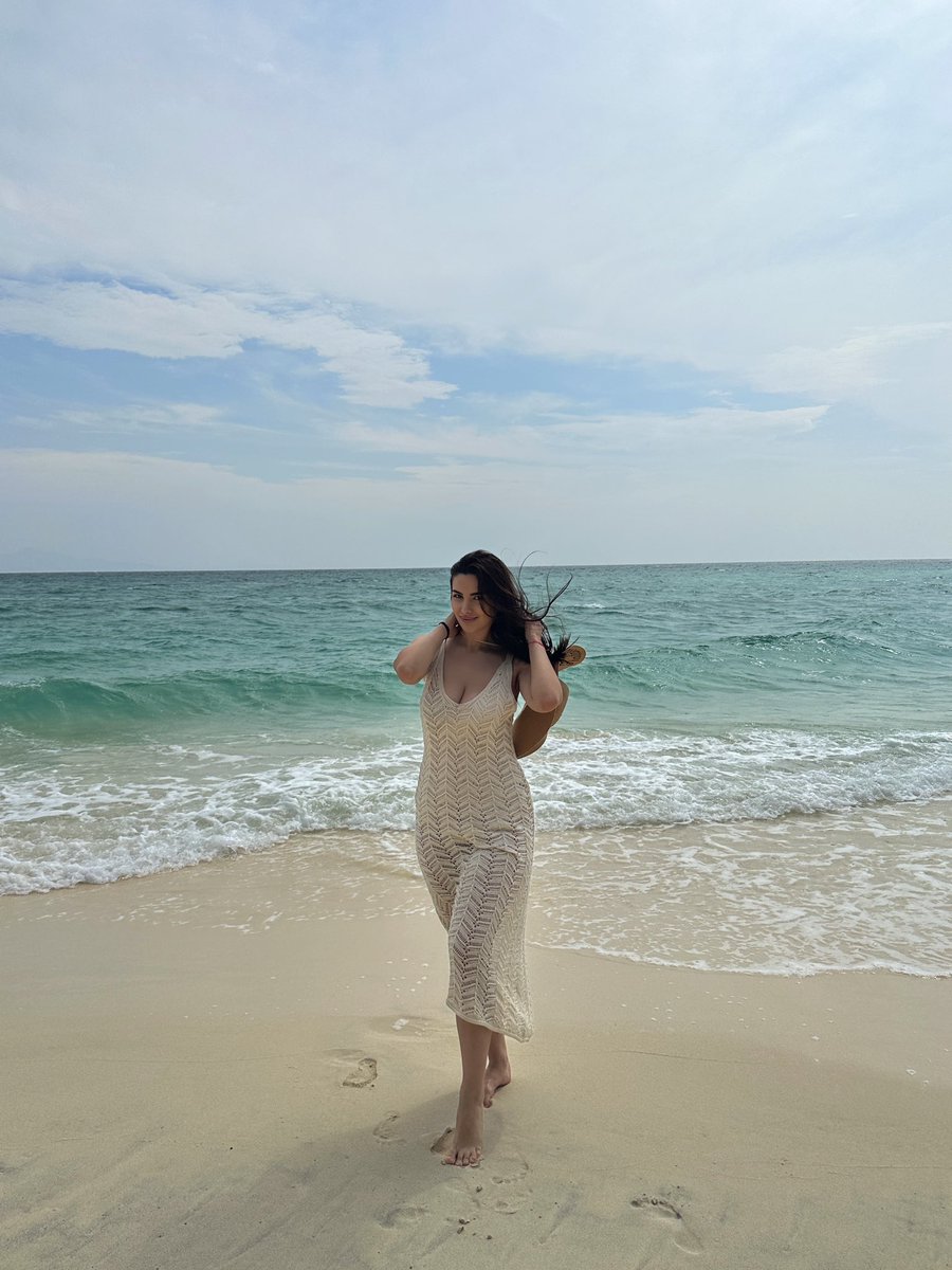 tabacaru_larisa's tweet photo. #instadaily #sea #Thailand https://t.co/BkWW8xLJTL