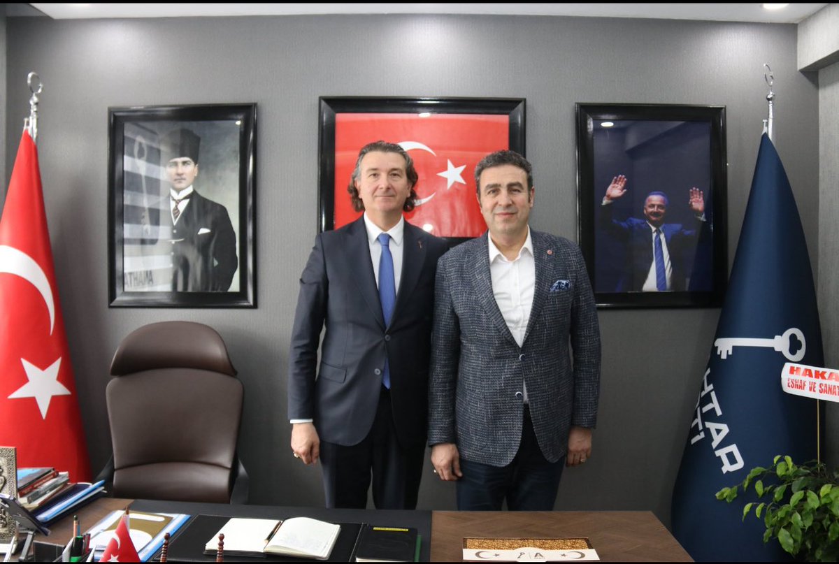 apartisivas's tweet photo. Sivas Esnaf ve Sanatkarlar Odalari Birliği Başkanı  Hakan DEMİRGİL ve Yönetim Kurulu üyeleri Anahtar Parti İl Başkanlığımıza hayırlı olsun ziyaretinde bulunarak İl Başkanımız Cengiz GÖRGEN ile hasbihal ettiler.
#anahtarparti #sivas #esnaf https://t.co/xEPNFDdW1W