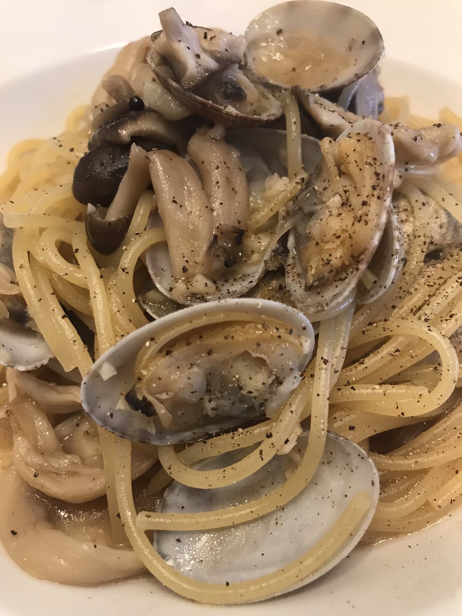 tamakoma2024's tweet image. #PASTON のあさりボンゴレパスタ🍝前に行った時に食べた鶏肉パスタもおいしかったし、あさりもおいしい❣️😋パスタの種類が多いので、他のもいろいろ食べてみたいです🥰

#調布グルメ