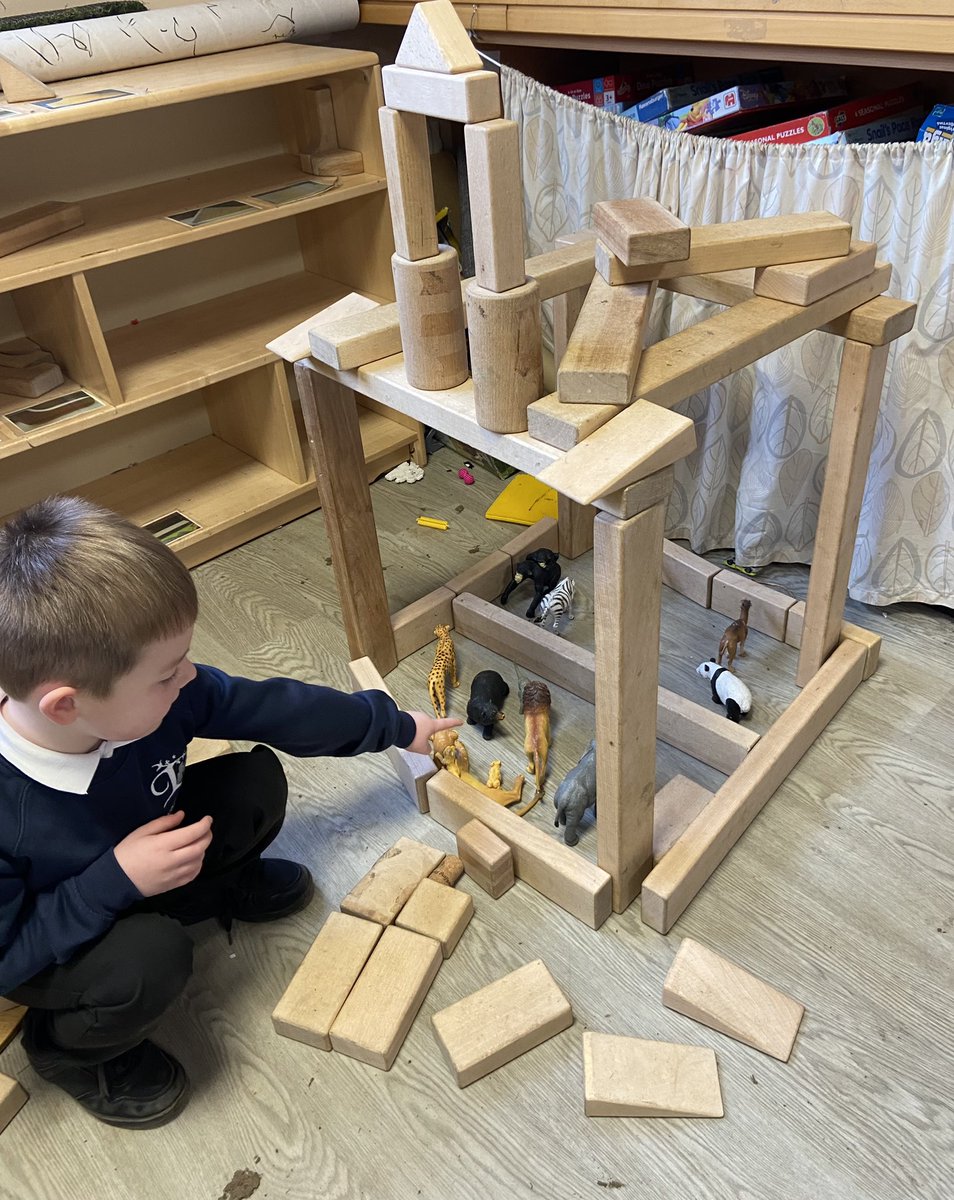 This little learner has been putting his sorting skills into action. He added animals to his block play zoo in two sections - the angry, fierce animals and the calm good animals. Great independent learning 👏🏻