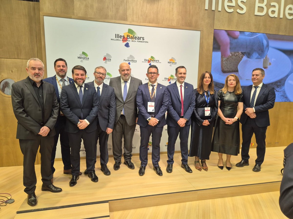 PATRIMONI | 📣La ciutat autònoma de Melilla s'adhereix a la candidatura de ciutats fortificades a Patrimoni Mundial de la UNESCO

👥Els alcaldes que promouen la candidatura, liderada per Tortosa, i la consellera de Cultura de Melilla s'han reunit avui a FITUR

🧵(1/2)