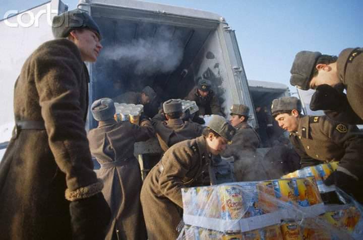 MirovichMedia's tweet image. Просто исторический факт — за прошедшие  полтора века США минимум 4 раза спасали Россию/СССР от страшного голода. В 1922 году американцы спасли от голодной смерти более 10 миллионов человек.

Чем в благодарность ответили совки? Желанием стереть Америку в ядерный пепел и…