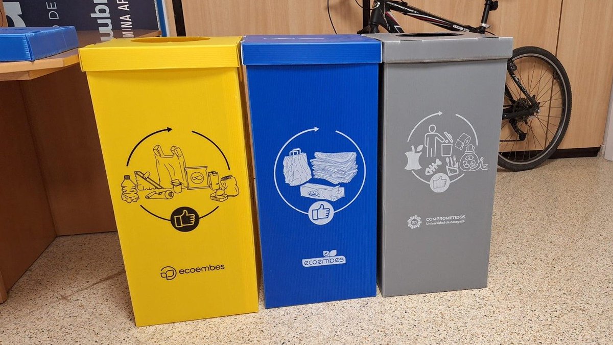 ¿Ya te has enterado de novedad de la Facultad de Veterinaria? Si no... ¡te lo contamos en un momento! 😚

El Vicerrectorado pondrá en marcha próximamente la colocación de estos contenedores para separar residuos. ♻️

¡Cada vez conseguimos un modelo más sostenible! 😜