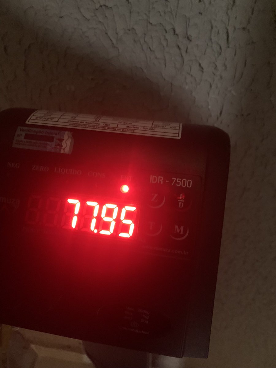 lobotomia_hjas's tweet image. Bc dos meus “ossos” invisíveis  
E o meu peso de baleia 😀