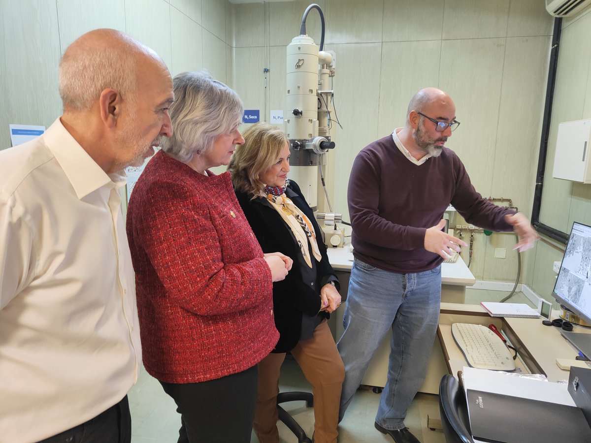 UCC unizar (@uccunizar) on Twitter photo Uno de los proyectos concedidos es un nuevo microscopio electrónico específico para materiales biológicos, valorado en 900.000 euros, que se ubicará en el <a href="/SaiUnizar/">SAI Unizar</a>. Es un equipamiento innovador y singular que permitirá investigación de vanguardia en el ámbito biomédico. Uno de los proyectos concedidos es un nuevo microscopio electrónico específico para materiales biológicos, valorado en 900.000 euros, que se ubicará en el <a href="/SaiUnizar/">SAI Unizar</a>. Es un equipamiento innovador y singular que permitirá investigación de vanguardia en el ámbito biomédico.