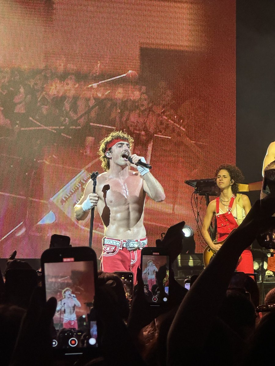 Benson Boone is actually insane. What a show this guy puts on 😮‍💨 #bensonboone  #brisbane