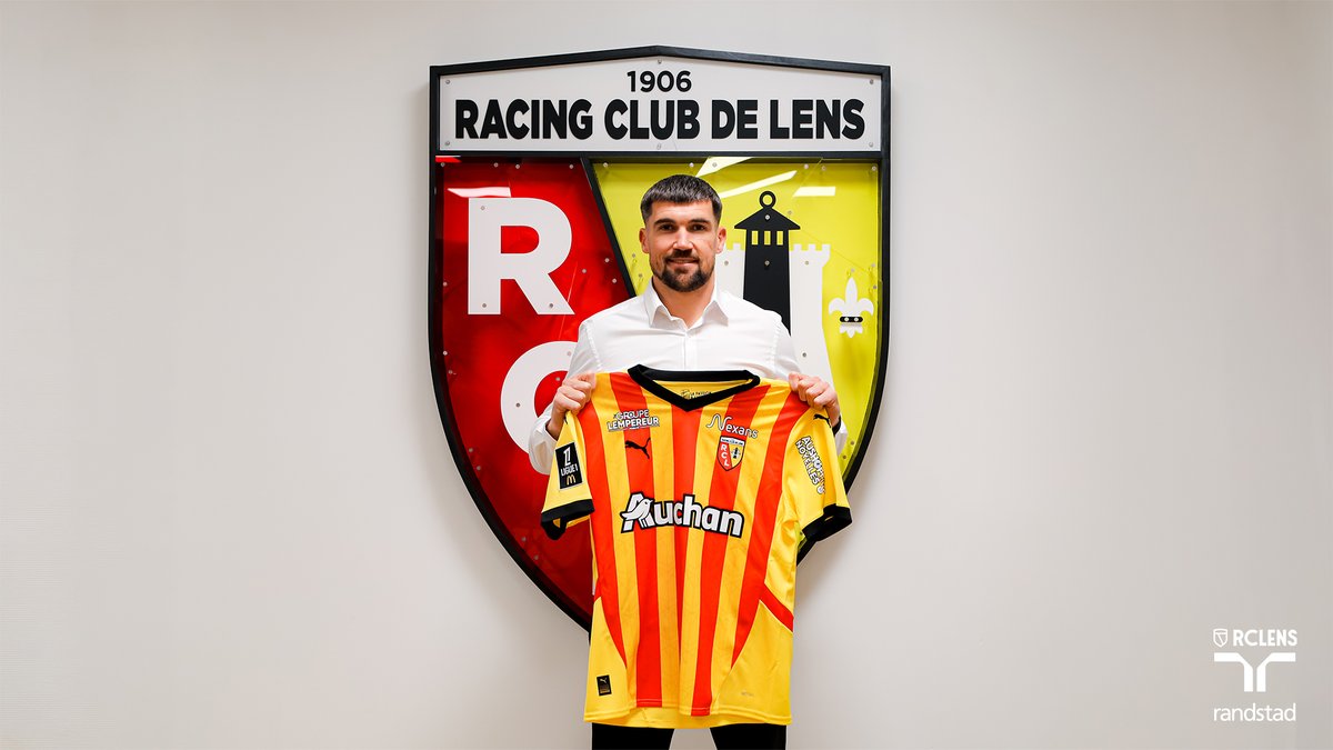 cinephilenico's tweet photo. Mathew Ryan (gardien à la Roma) en prêt à Lens pour 800K
Bonne chose ou pas pour vous?

@RCLens #mathewryan @Roma #Roma #rclens #lens https://t.co/FnuRcwjEmo