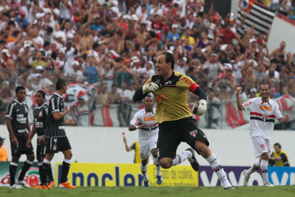 Bettosp_71's tweet photo. Feliz Aniversário, Rogério Ceni! 🇾🇪 🎂
(1≠01)
#M1TO52Anos
#PraSempreM1TO
#SPFC https://t.co/jZ5s6s2P2E