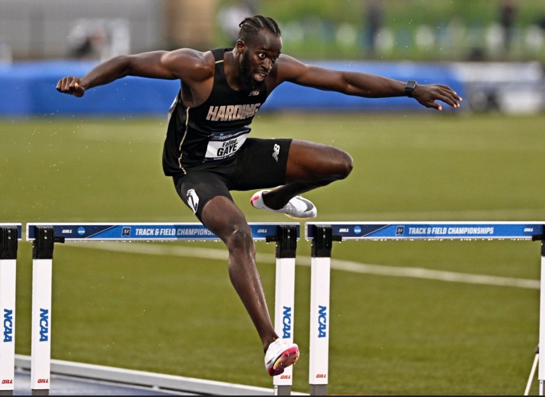 DerrickHensonJr's tweet photo. Blessed to receive an offer from @HardingU for Track &amp; Field.
 #AGTG🙏🏽 @coachwilbanks @coachpooQCabn @qcitybulldogs https://t.co/25BG66giml