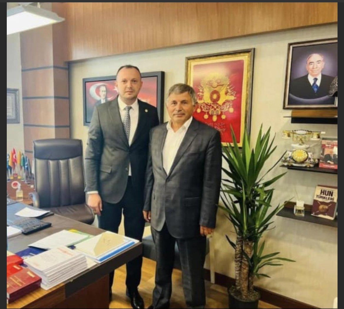 DvRm_MKA's tweet photo. 76 kişinin yanarak can verdiği Grand Kartal otelinin sahibi Halit Ergül’ün Fotoğraf albümü..

Neden mi yayın yasağı?
İşte bundan! https://t.co/blGap2ncPV
